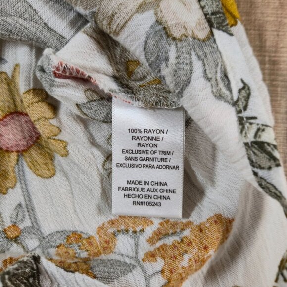 Olivia Grey Floral Button Up Top Women Size XL Off White Preppy Feminine - Picture 6 of 8